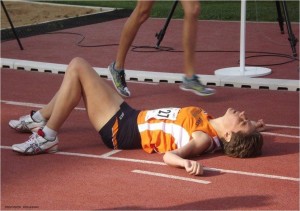 Manon Mensink tekent voor goud op de 800 meter (2:25:67) en de 1500 meter (4:56:88) tijdens de NL Indoor Masters in Apeldoorn. Ook wint zij goud op de 1500 meter tijdens de NK Masters in Zierikzee